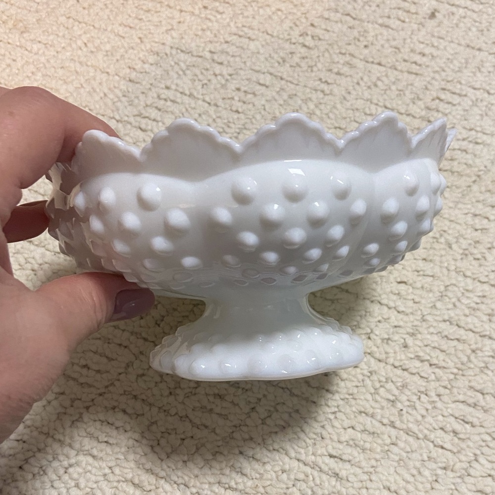 Hobnail milk glass Fenton trumpet bowl patent no 3547569